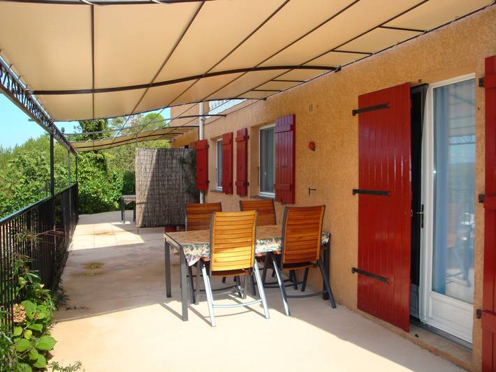 Gîte pour 2 personnes, avec Piscine à Grospierres