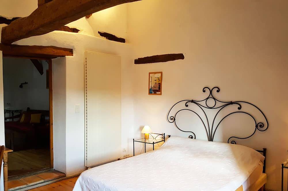 Ancienne ferme rénovée, charmante, avec piscine, parc et jardin privé in Vaudreuille, Lauragais