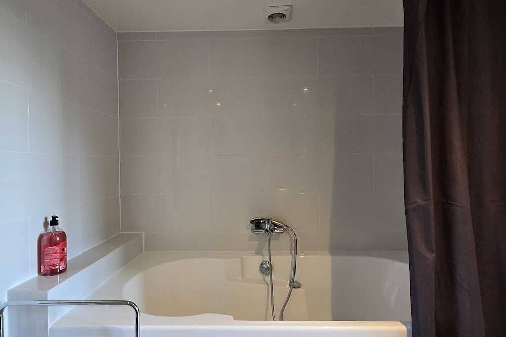 Old Law Courts - Garden in Verneuil-sur-Avre, Región de Évreux