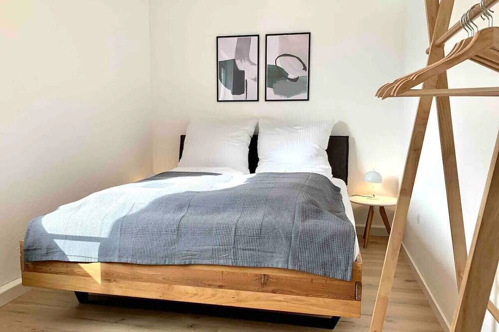 Entire apartment, Modern 2-Bedroom Apartment Near Messe | 2-4 Guests in Augsburg, Bavarian Swabia