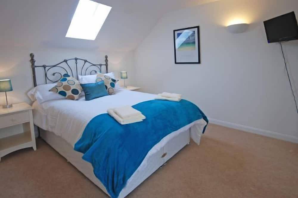 Modern well equipped townhouse, 2 min walk from Crooklets Beach in Bude, Cornwall