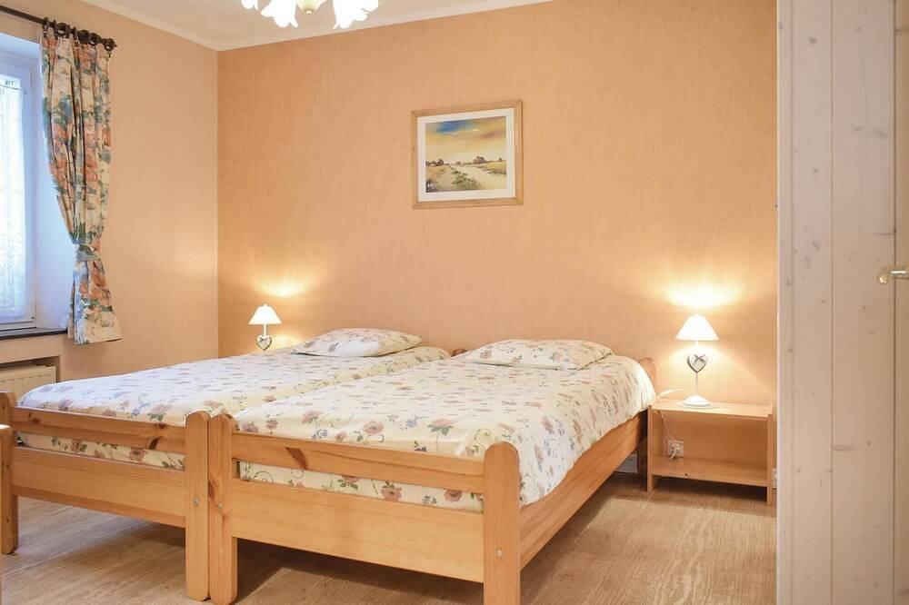 Gezellig huis met 2 slaapkamers in. in Robertville (België), Weismes