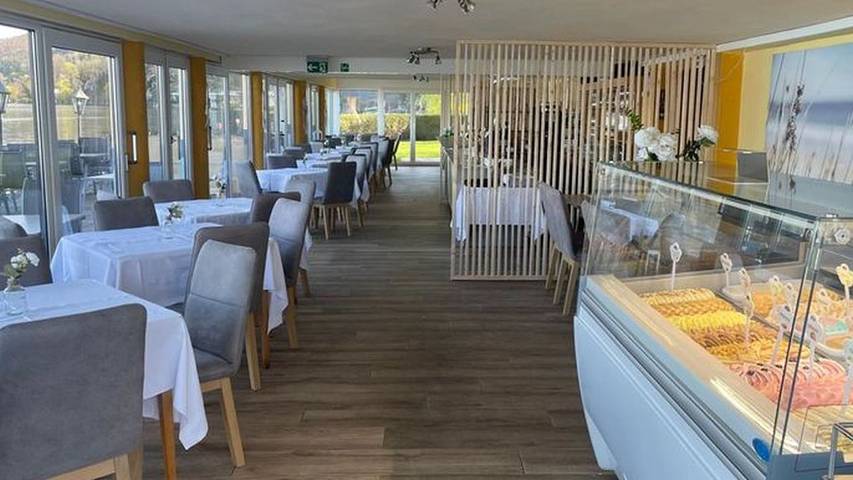 Ferienwohnung für 4 Personen, mit Balkon und Garten sowie Sauna und Whirlpool in Weyregg am Attersee - 2