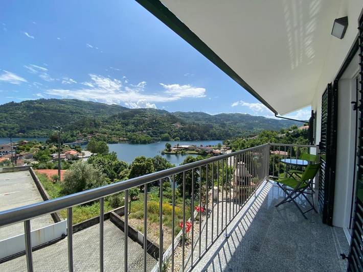 Gîte pour 8 personnes, avec vue et jardin dans Rio Caldo