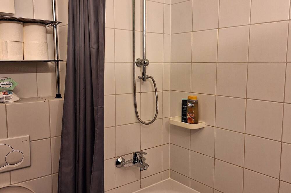 Apartamento entero, In the middle of Lindenthal and with the bus right outside the door to the city center in Colonia (Alemania), Renania