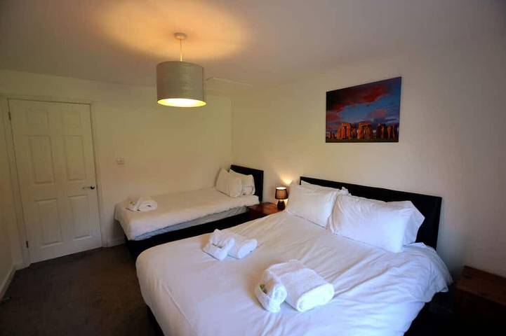 Wisteria 2 bed House – Stayseekers in Salisbury, Wiltshire
