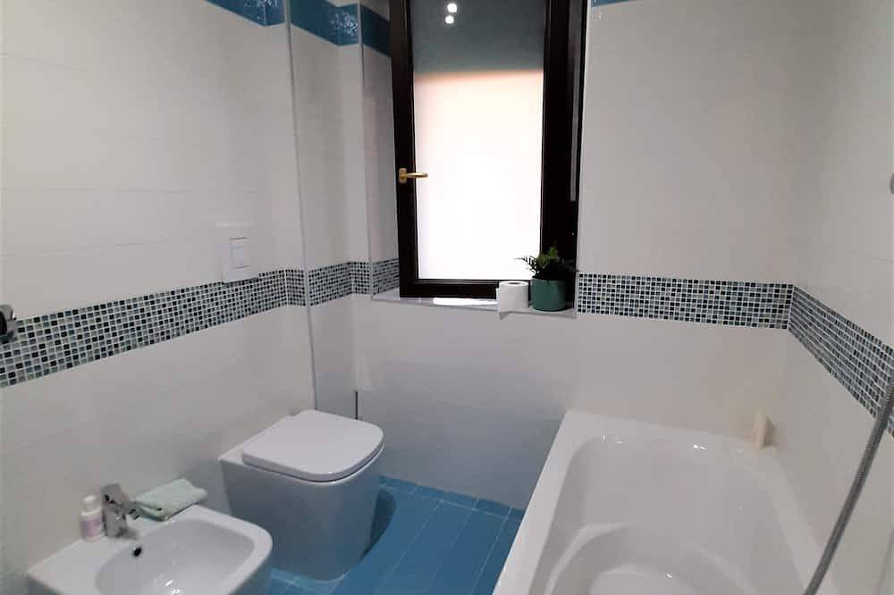 Appartement entier, Apartment with a view of the sea, the mountain of Cuma and the island of Ischia. in Pouzzoles, Province de Naples