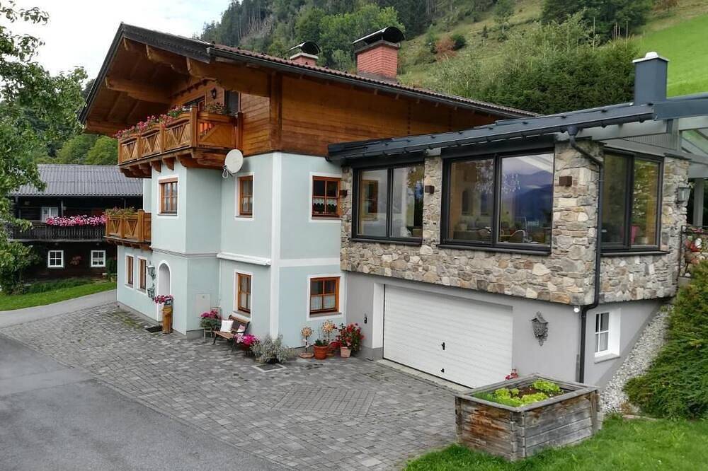 Ganze Wohnung, Charmantes Apartment in Goldegg, Österreich - Bergblick und privater Eingang in Goldegg, Ski Amadé