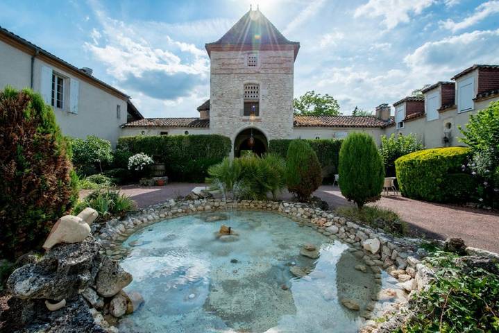 Hôtel pour 4 personnes, avec jardin et piscine, animaux acceptés à Sérignac-sur-Garonne