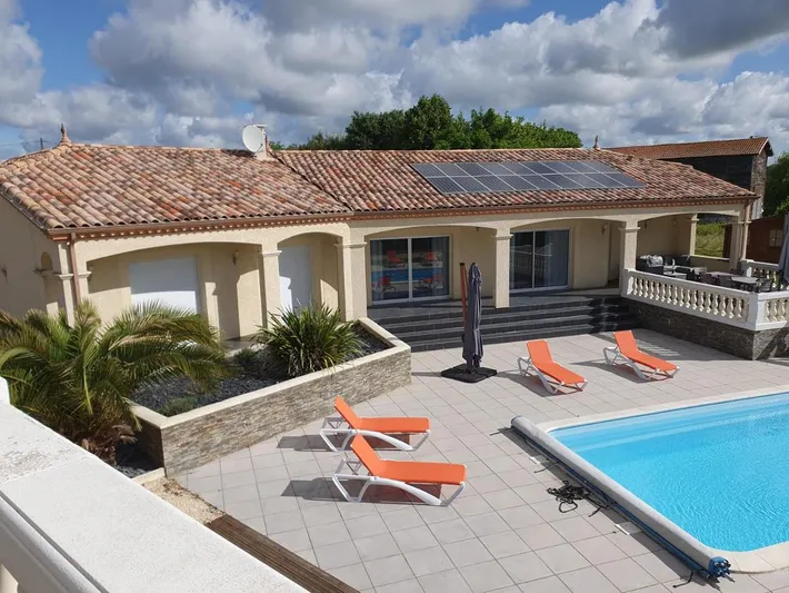 Villa for 12 people, with view and garden as well as children pool and pool - 1
