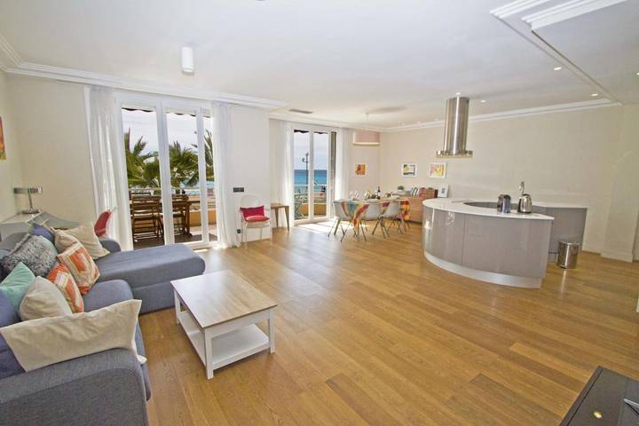 Gîte pour 4 personnes, avec balcon et vue dans Plage Fabron Bambou Nice - 2