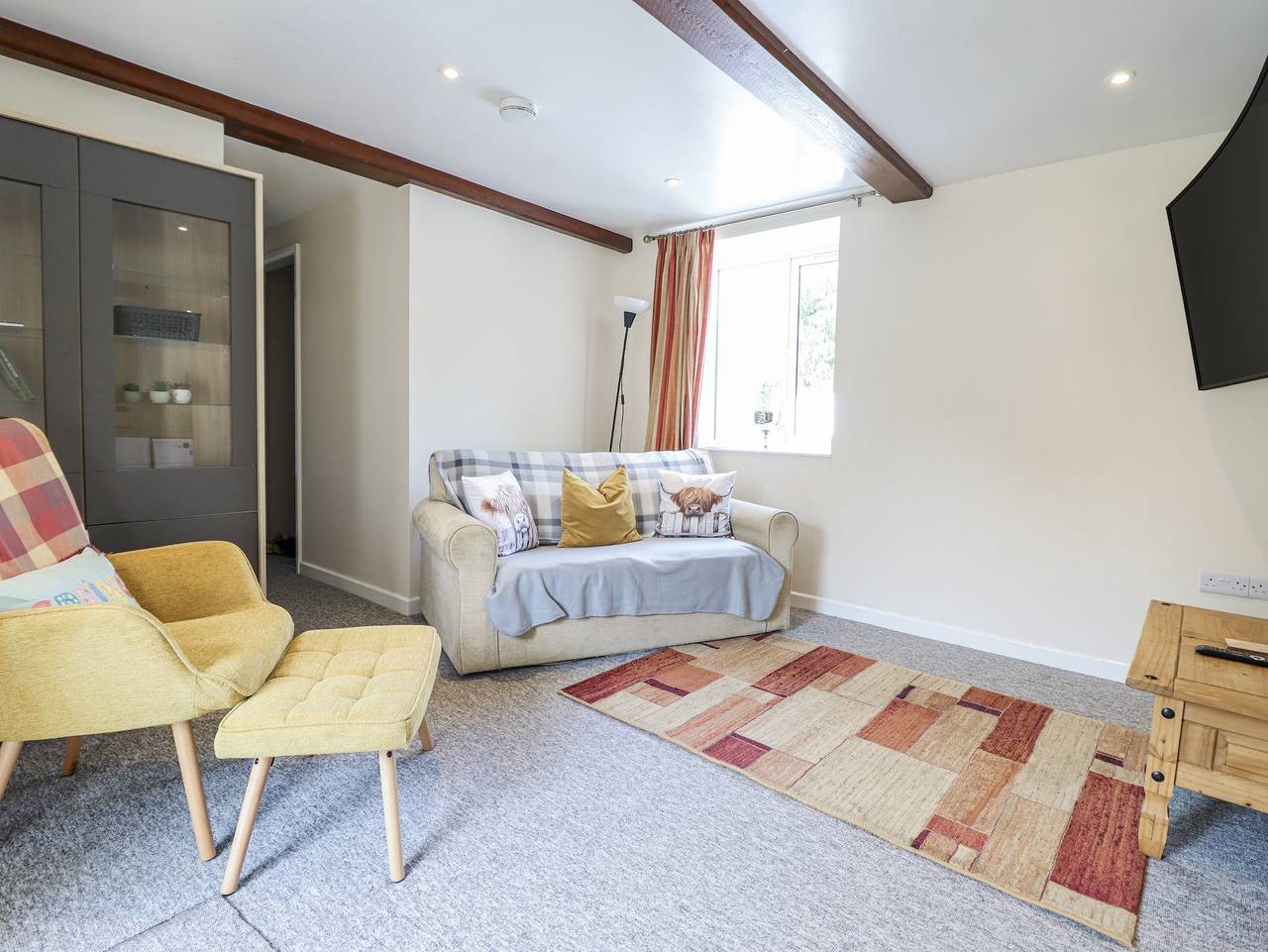 Entire apartment, 1 Y Llew in Powys