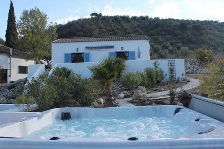 Casa rural para 9 personas, con jacuzzi y jardín en Iznájar - 2