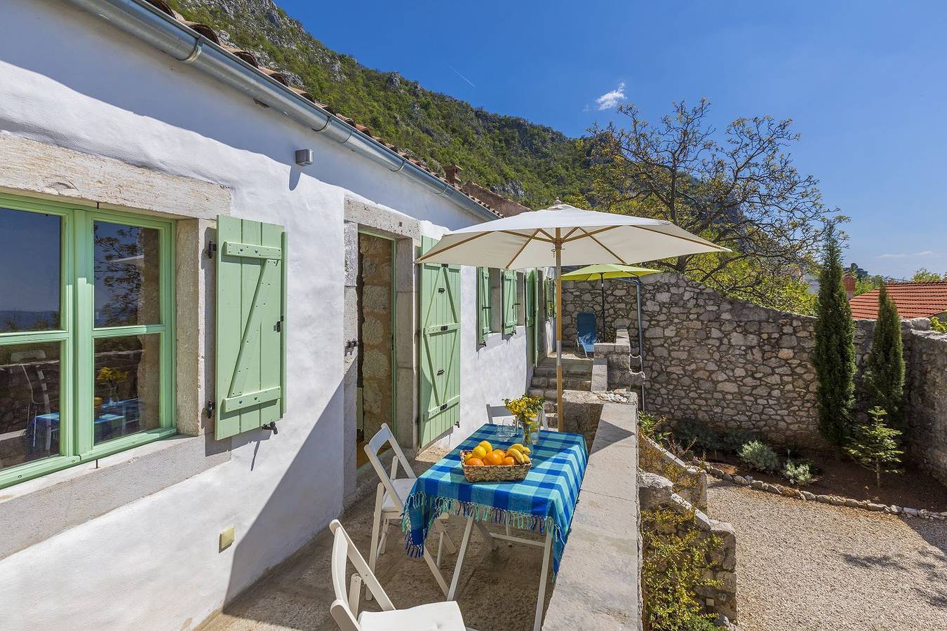 Einzigartiges mediterranes Steinhaus mit Meerblick, Chillout-Bereich, Bike, Bbq, Wifi in Grizane, Primorje-Gorski Kotar