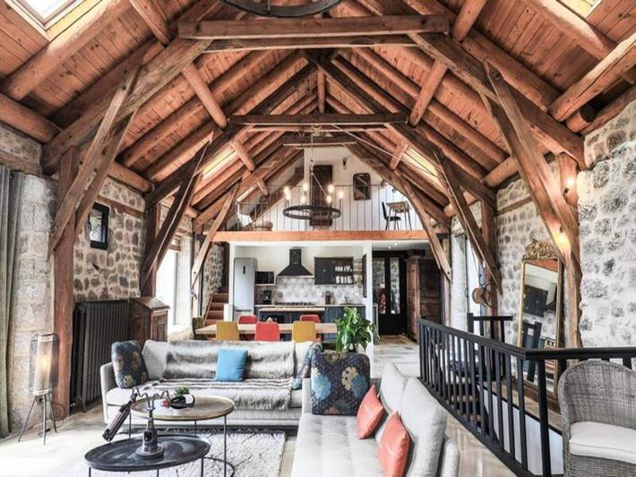 Gîte pour 10 personnes, avec jardin et terrasse, adapté aux familles dans Saint-Gal