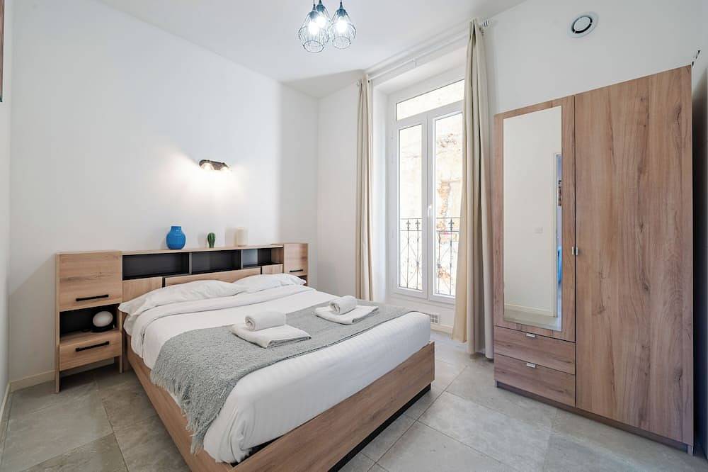 Entire apartment, 1-Br Monaco Apartment - 1 minute to Monaco in Beausoleil, Nice region