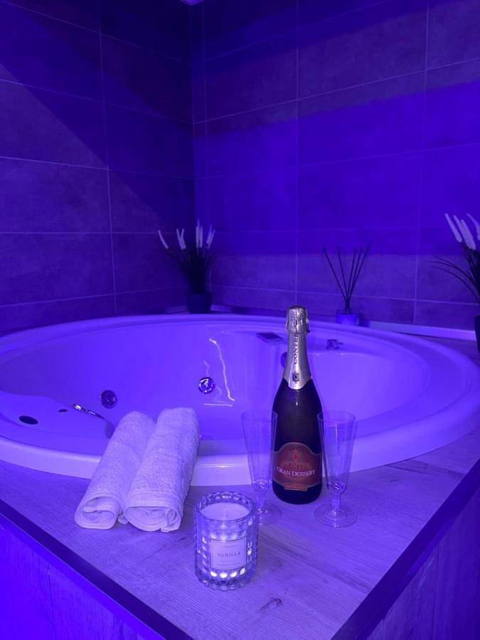Alma Suite Bed and Breakfast in Nettuno, Provincia di Roma