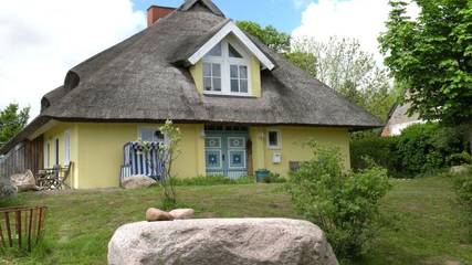 Ferienhaus für 4 Personen, mit Sauna und Garten in Garz/Rügen