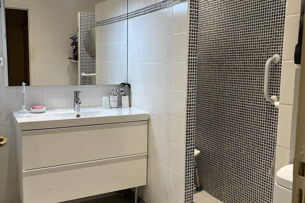 Appartement entier, Agréable 3 pièces très bien situé - calme et à proximité du château in Versailles, Yvelines