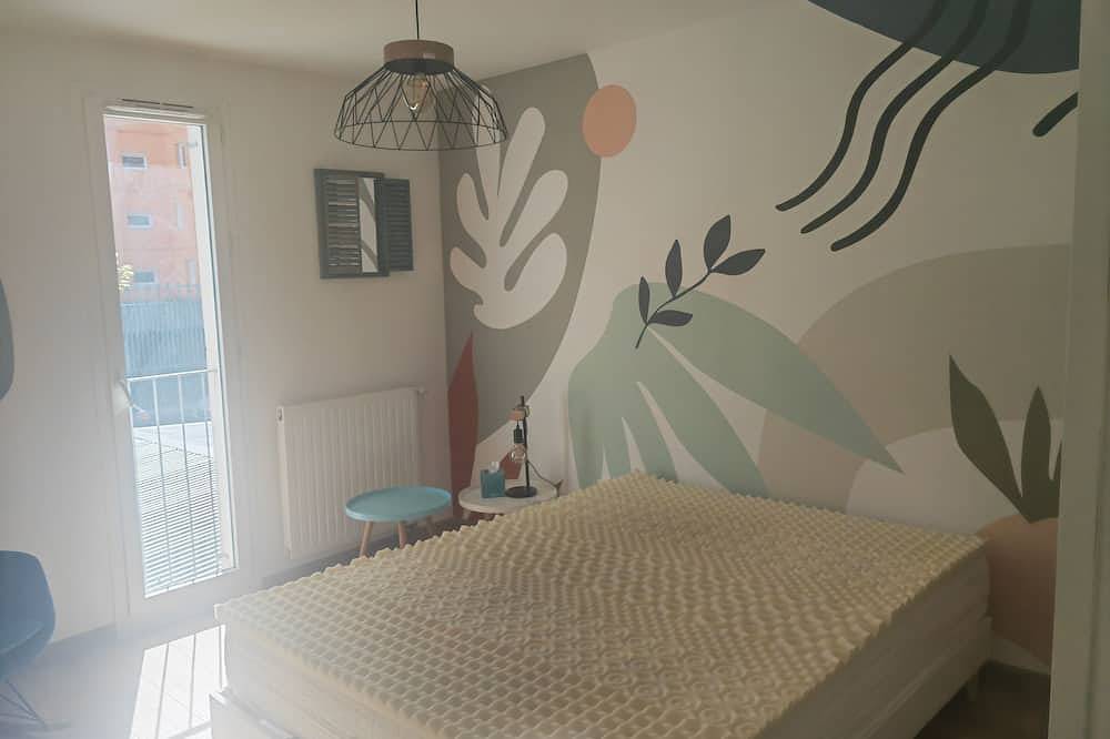 House with 40-50 m2 garden. 2 outdoor parking spaces. in Lormont, Bordeaux region
