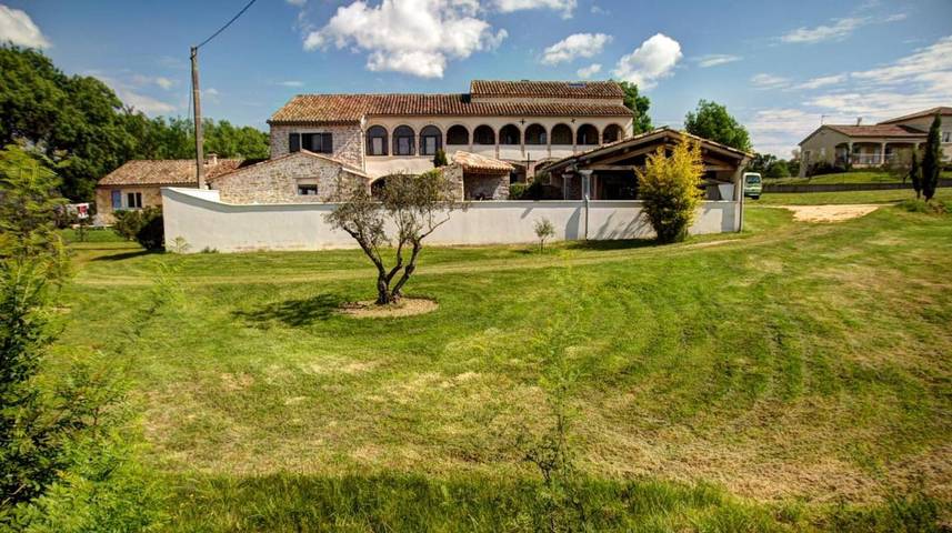 Location de vacances pour 7 personnes, avec Balcon et Terrasse ainsi que Jardin et Vue à Saint-Victor-de-Malcap