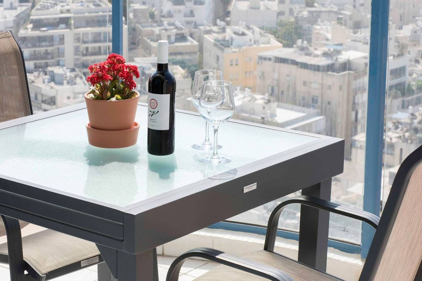 Entire apartment, Luxurious 2Br w/ Panoramic Sea View by Sea N' Rent in Tel Aviv, Tel Aviv District