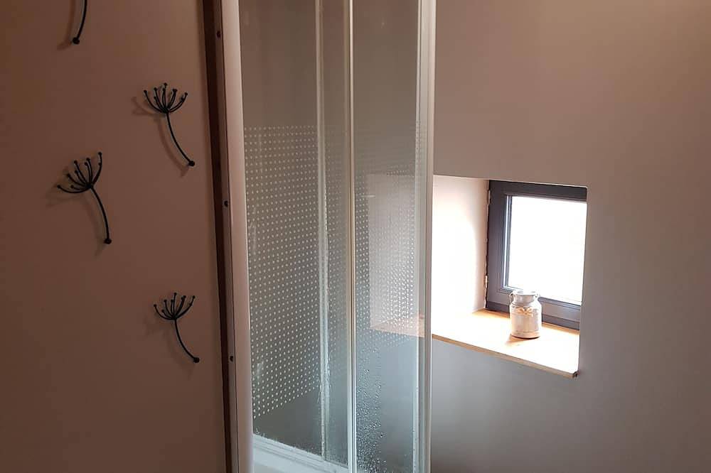 Converted barn in a small village 5 minutes from langeac in Langeac, Macizo Central