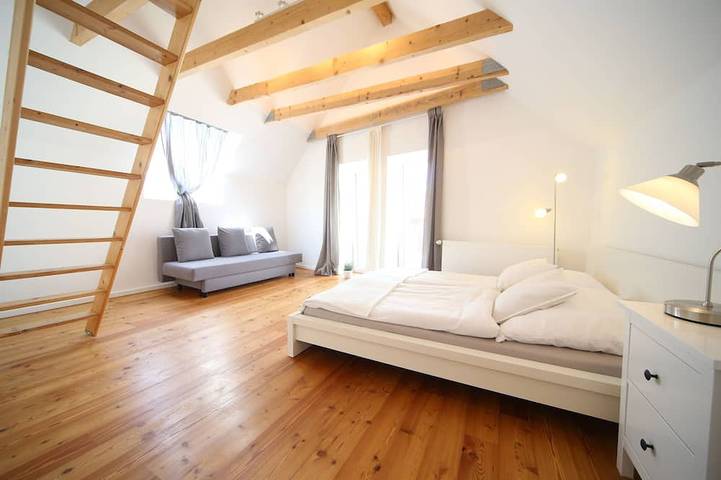\"Hofhaus\": acogedora casita con jardín Xl y patio mediterráneo, Mainz-Finthen in Maguncia, Hesse Renano