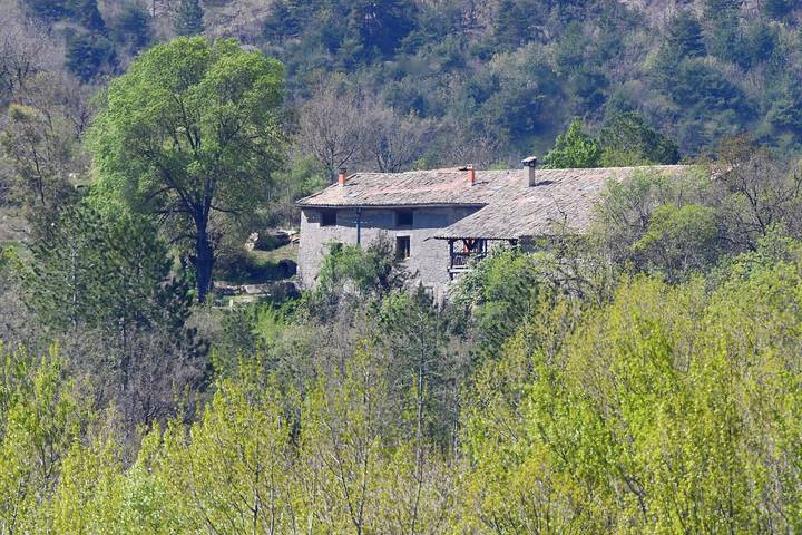 Gîte pour 8 personnes, avec terrasse et jardin, animaux acceptés