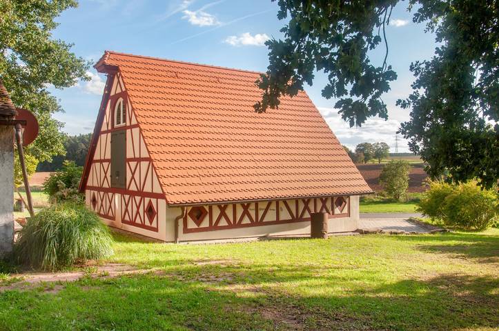 Holiday Home 'Liebevoll restauriertes Bauernhaus' with Private Terrace, Garden and Wi-Fi in Heilsbronn in Heilsbronn, Romantische Straße