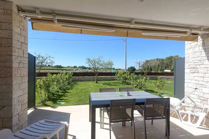 Ferienwohnung für 4 Personen, mit Garten und Pool in Mareda