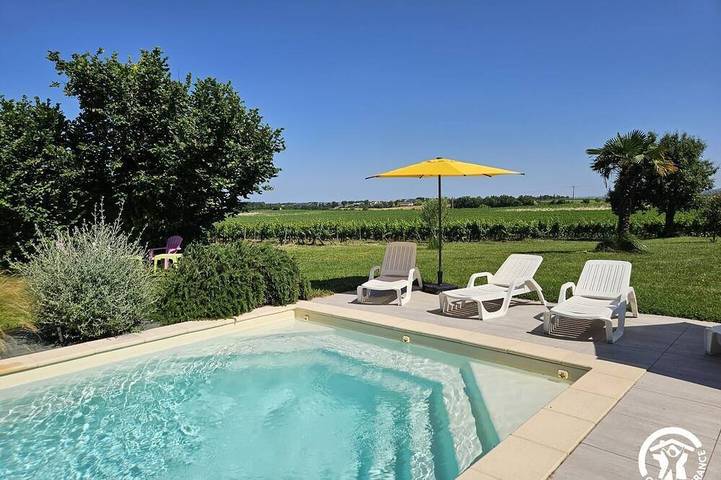 Location de vacances pour 11 personnes, avec jardin et piscine à Souel