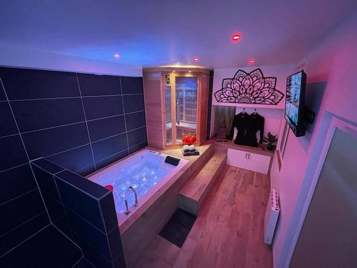Appartement de vacances pour 2 personnes, avec Balcon et Jacuzzi ainsi que Terrasse et Sauna