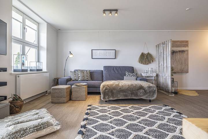 Ganze Wohnung, - Meerfreiraum - Elegante 2-Zimmer-Wohnung mit Balkon und Meerblick in Mürwik, Flensburg