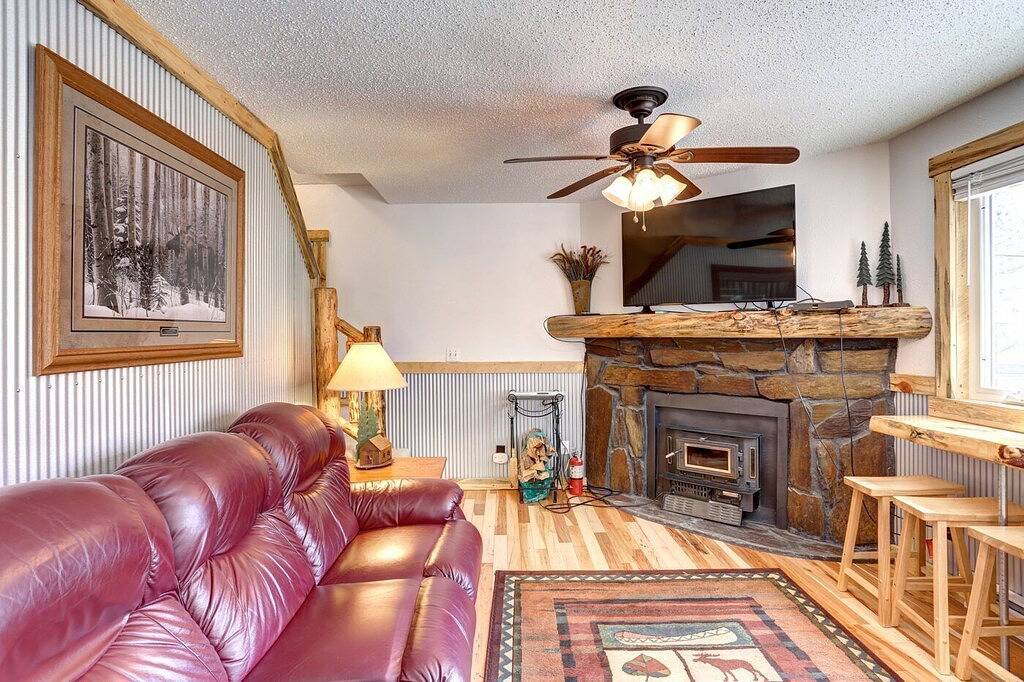 Big Jim’s Hideaway – Hot tub, shuffleboard, and mountain charm near Terry Peak! in Black Hills