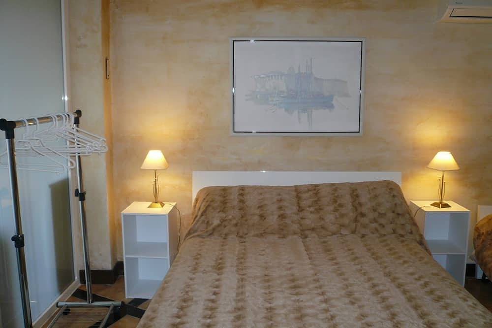 Ganze Wohnung, Gemütliche sonnige Wohnung in klimatisierter Villa (Geschlossener Privatparkplatz) in Nizza, Mittelmeerküste (Frankreich)