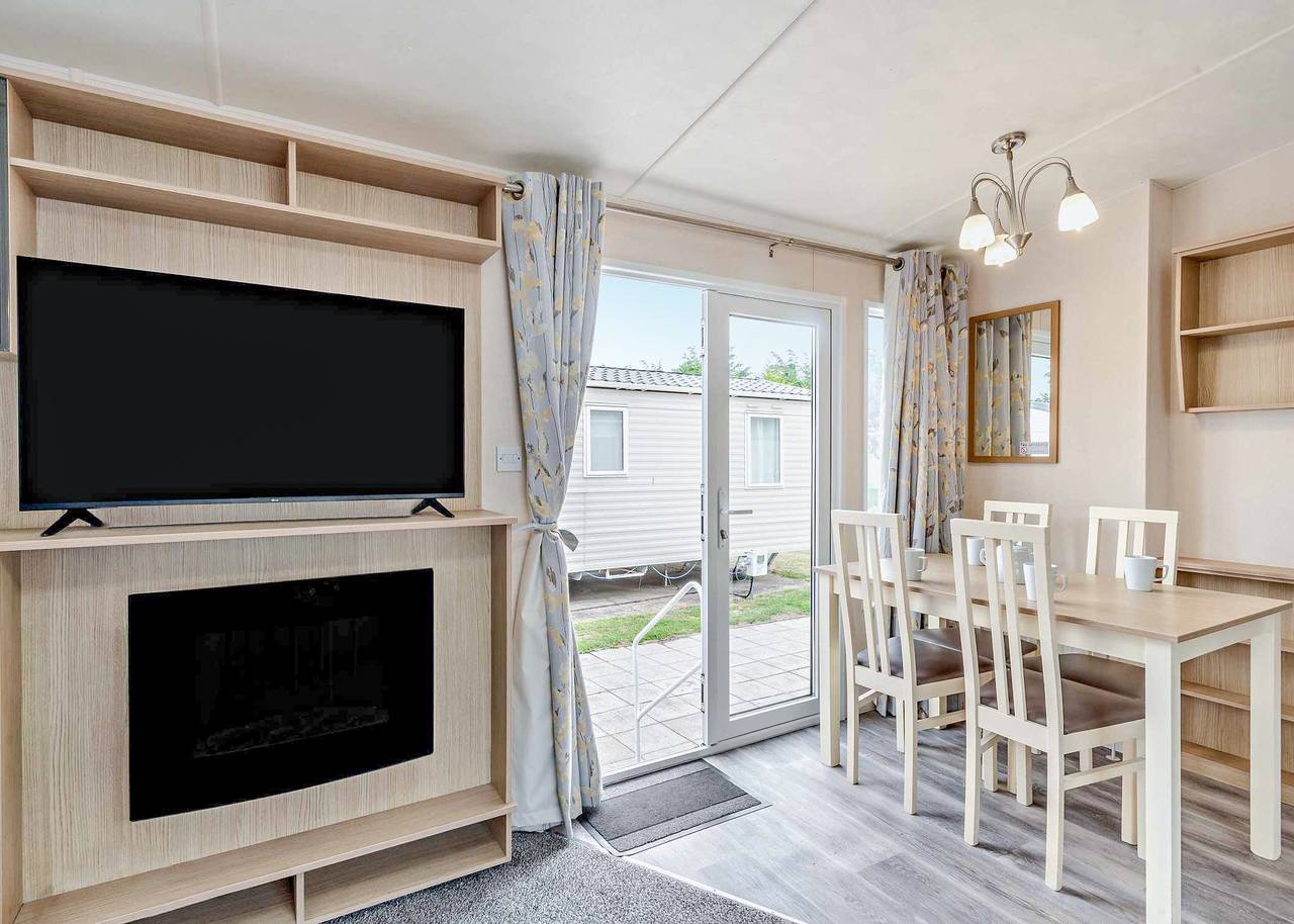 Gold Premium Caravan with parking & ensuite in Great Yarmouth, The Broads