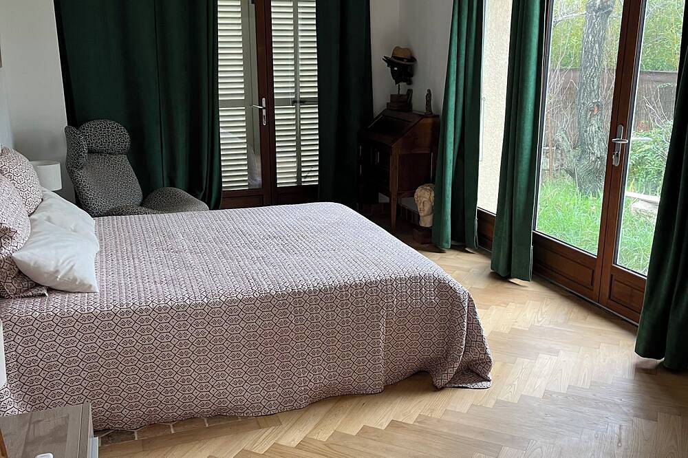 Maison avec piscine, climatisée, à 150 m du centre de Lourmarin in Lourmarin, Parc naturel régional du Luberon