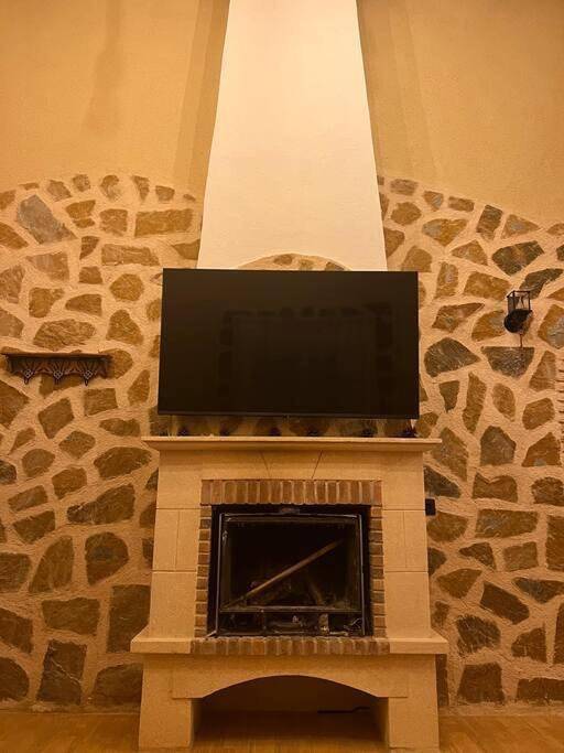 Casa rural para 12 personas, con Jacuzzi y Terraza además de Jardín y Sauna en Fortuna - 3