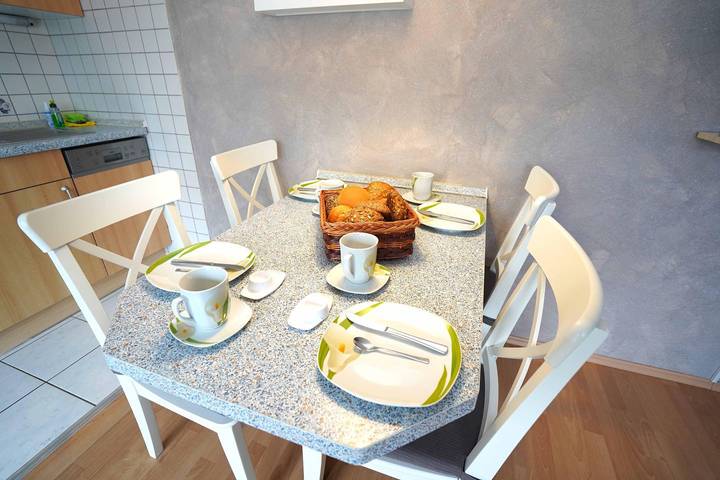 Ferienwohnung für 4 Personen, mit Garten und Ausblick in Dunum - 2