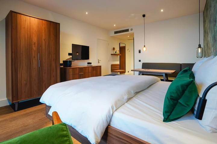 Hotel für 2 Personen, mit Balkon und Terrasse sowie Garten und Pool in Blankenfelde-Mahlow - 3