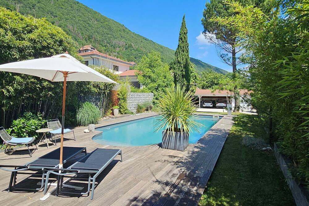Villa Blanche - Entre montagne, piscine et calme in Sévrier, Parc naturel régional du Massif des Bauges