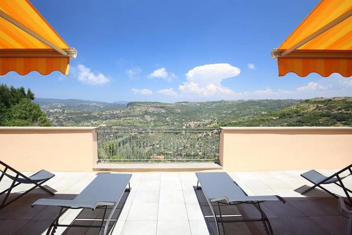 Chambre d’hôte pour 2 personnes, avec Terrasse et Vue à Magomadas