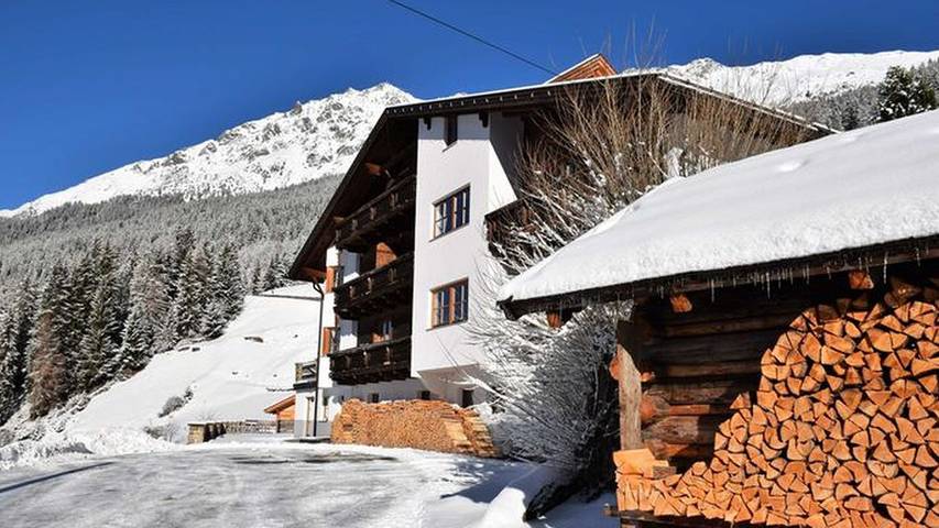 Ferienwohnung für 2 Personen, mit Garten in Kaunerberg