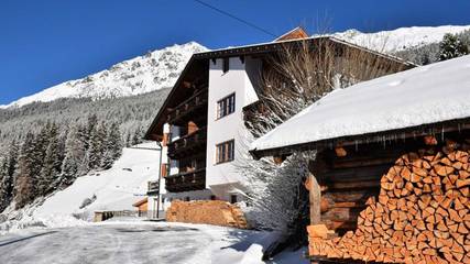 Ferienwohnung für 5 Personen, mit Garten in Kaunerberg