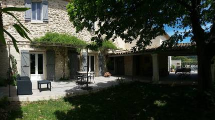 Chambre d’hôte pour 2 personnes, avec jardin et piscine dans le Vaucluse
