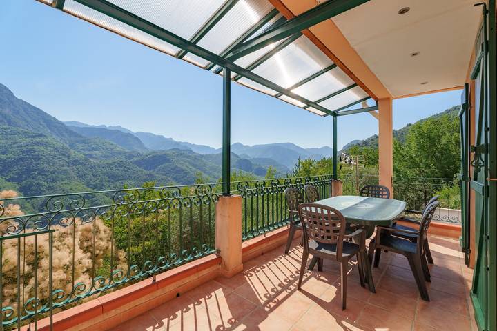 Location de vacances pour 6 personnes, avec Terrasse et Jardin à Malaussène