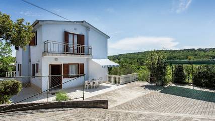 Ferienwohnung für 4 Personen, mit Garten und Terrasse, mit Haustier in Silo (Krk)