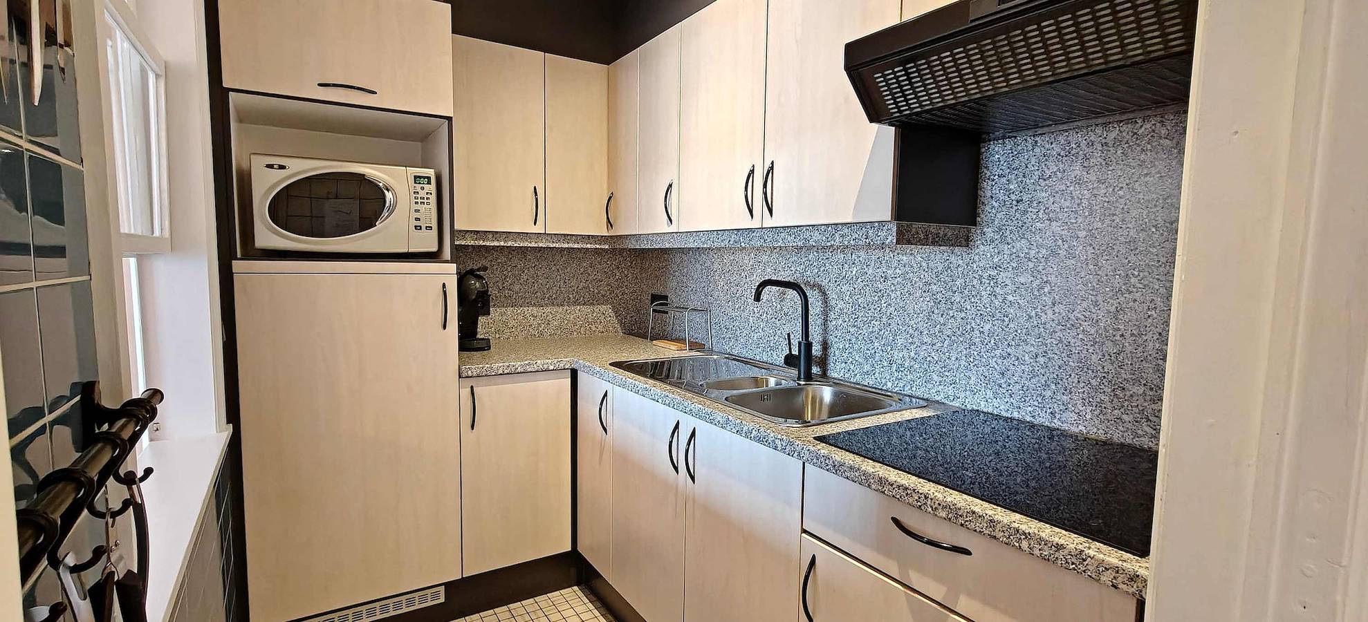 Appartement entier, Seafront Studio w/Stunning Sea Views in Blankenberge, Côte belge