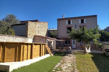 Location de vacances pour 12 personnes, avec jardin et terrasse à Alzonne